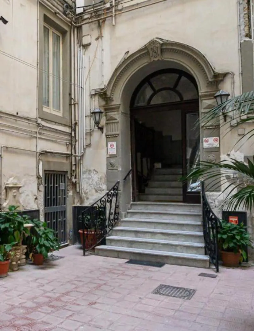 Luxury Suite Napoli 0*, Naples